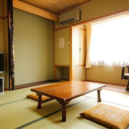 Oyado Hachibei Hotel Takajama Kültér fotó