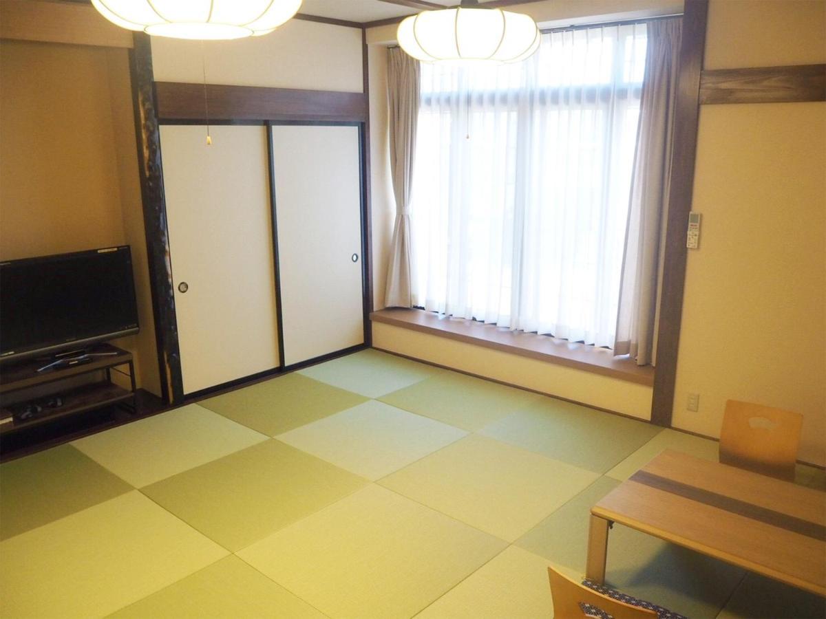 Oyado Hachibei Hotel Takajama Kültér fotó