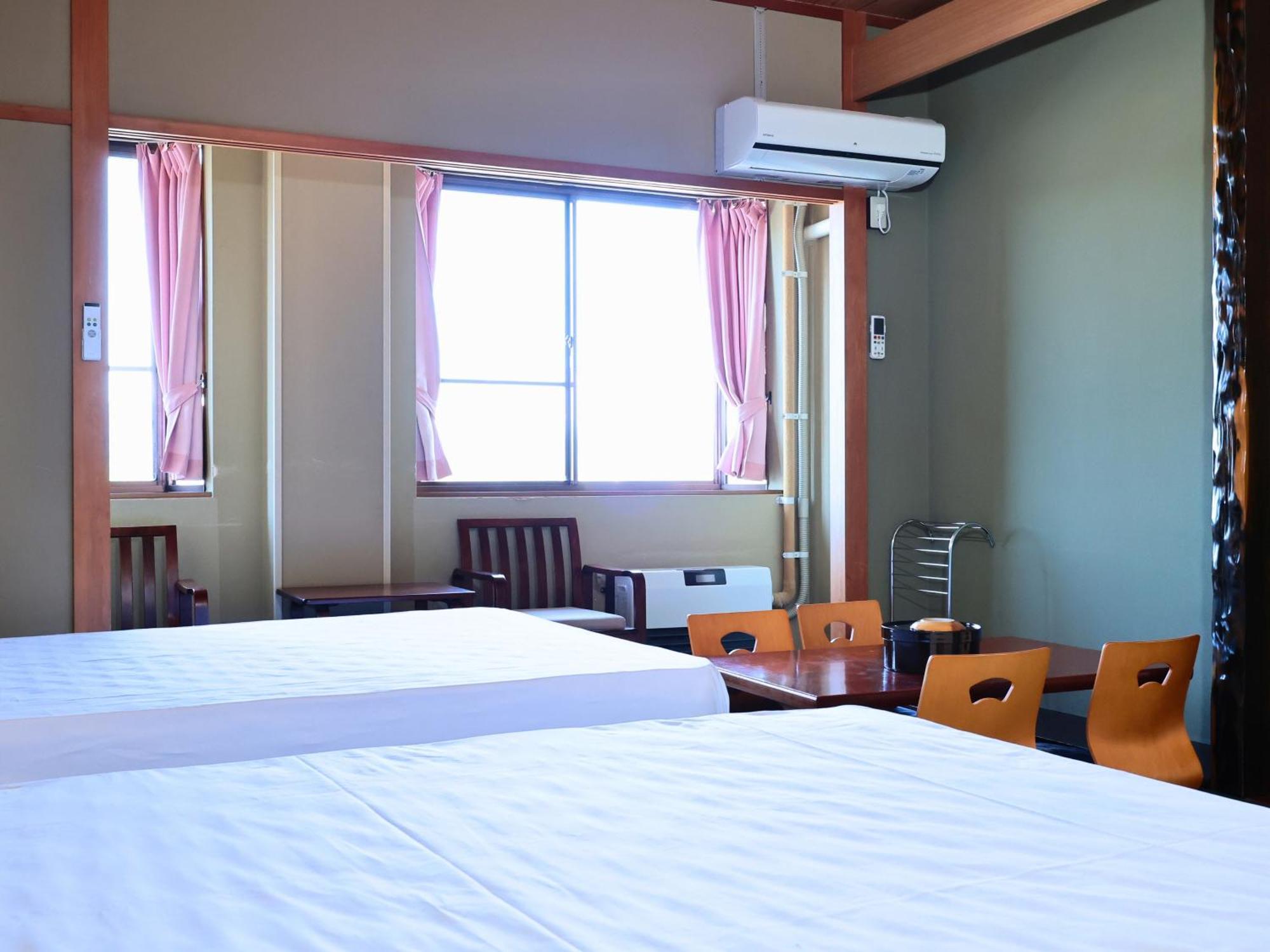 Oyado Hachibei Hotel Takajama Kültér fotó