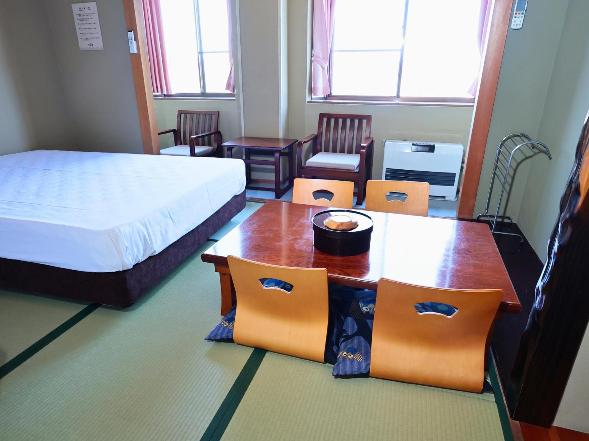 Oyado Hachibei Hotel Takajama Kültér fotó